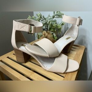 Louise et Cie Beige Block Heel Sandals Women’s Size 10